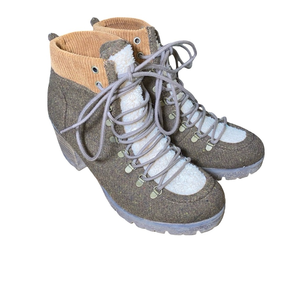 KORKS Elin High-Pile Fleece Lug Sole lace‎ up Booties - Brown size 8.5